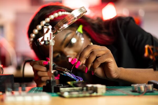 How RFID Technology Makes Manufacturing Processes Smoother